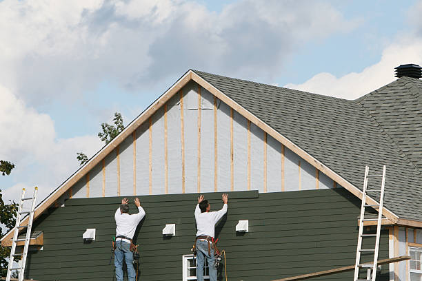 Professional Emergency Siding Repair technician working in Marlboro, NY